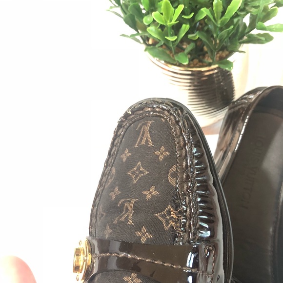 Monogram LV patent leather loafers - Picture 6 of 8